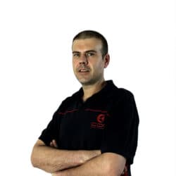 Miembro del equipo técnico de CDE, especialistas en maquinaria de envasado