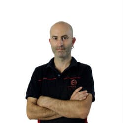 Miembro del equipo técnico de CDE, especialistas en maquinaria de envasado