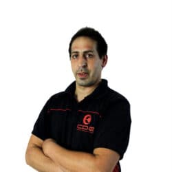 Miembro del equipo técnico de CDE, especialistas en maquinaria de envasado