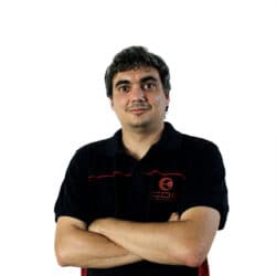 Miembro del equipo técnico de CDE, especialistas en maquinaria de envasado