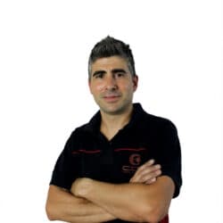 Miembro del equipo técnico de CDE, especialistas en maquinaria de envasado